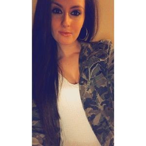 Meet your Posher, Carla